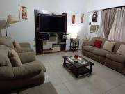 EXCELENTE CHALET 5 AMBIENTES VILLA BALLESTER PERMUTA