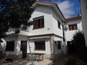 EXCELENTE CHALET 6 AMBIENTES