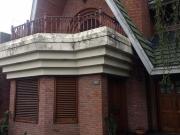 EXCELENTE CHALET EN ADROGUE TOMA PROPIEDADES EN PERMUTA