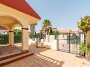 EXCELENTE CHALET INDEPENDIENTE CON PISCINA COMUNITARIA...