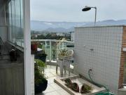 EXCELENTE COBERTURA EM CONDOMINIO FECHADO COM PORTARIA...