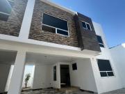 Excelente Conjunto de 6 casas en ubicación estratégica