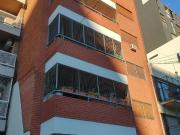 Excelente departamento 3 ambientes, balcón, cochera....