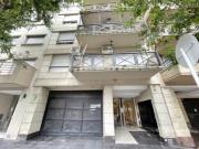 Excelente Departamento de 4 ambientes con cochera fija y...
