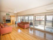 Excelente Depto. Con Cochera doble Muy luminoso Frente 3...