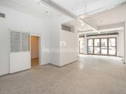 Excelente Local comercial de 130m2 con 2 baños y patio...