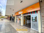 Excelente local frente a Plaza Colon
