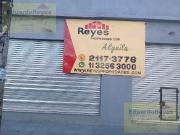 EXCELENTE LOCAL SOBRE HIPOLITO YRIGOYEN AL 4800. FRENTE...