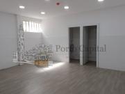 EXCELENTE LOJA NO CORAÇÃO DO PORTO, COM DUAS CASAS DE...