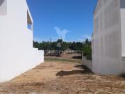 Excelente lote do terreno para moradia de dois pisos, 2...