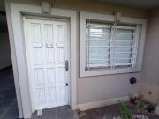 Excelente monoambiente con cochera cubierta, muy buen...