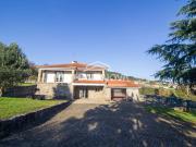 Excelente moradia Com uma encatadoura vista ao meio da...