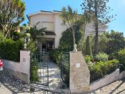 Excelente Moradia na Parede