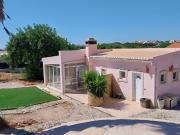 Excelente Moradia tradicional, térrea com piscina e...