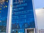 Excelente oficina en alquiler, sobre Av. del Libertador...