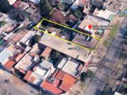 EXCELENTE OPORTUNIDAD! CASA CON LOCAL+JARDIN SOBRE LOTE...