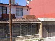 EXCELENTE OPORTUNIDAD DE INVERSION CON ESTA CASA A UN...