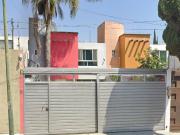 ¡ EXCELENTE OPORTUNIDAD! HERMOSA CASA EN UNA DE LAS...