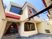¡Excelente Oportunidad!: Hermosa Y Amplia Casa Frente A...