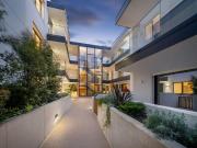 Excelente Penthouse T2 NOVA a 300 metros da praia