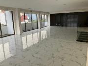 Excelente PH en venta en La del Valle