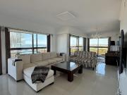 Excelente piso en pleno Playa Grande, con vista al mar