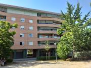 Excelente piso sin muebles, junto al Hospital de La...