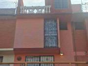 Excelente propiedad de 3 pisos