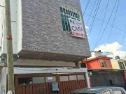 Excelente propiedad de 3 pisos