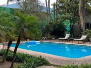 Excelente Propiedad, jardín, alberca, ubicación con...