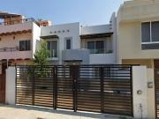 EXCELENTE PROPIEDAD UBICADA EN LA COLONIA FLUVIAL...