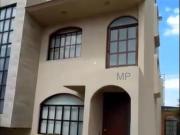 EXCELENTE RESIDENCIA CON ACABADOS DE LUJO