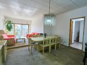 Excelente semipiso 5 ambientes, dependencias con balcon...