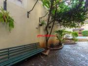 Excelente Sobrado com 4 Suítes e 6 Vagas de Garagem...