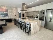 Excelente sobrado de Luxo no Portal do Sol Green