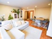 Excelente T2 com varanda, garagem e ótima exposição Solar