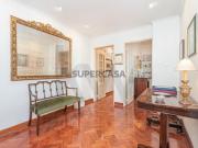 Excelente T3 com estacionamento no coração de Arroios!