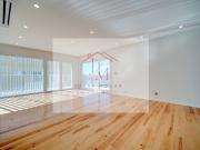 Excelente T4 de luxo com vista mar a estrear localizado...