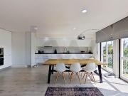 EXCELENTE T 2 RENOVADO COM VARANDAS E PARQUEAMENTO