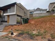 EXCELENTE TERRENO EM CONDOMINIO FECHADO
