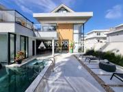 EXCELENTE TRIPLEX 4 QUARTOS, SENDO 3 SUÍTES PARA ALUGAR...