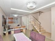 EXCELENTE TRIPLEX NO HUGO LANGE 4 DORMITORIOS...