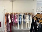 EXCELENTE UBICACIÓN LOCAL CON JARDÍN INTERIOR