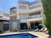 excelente villa con acabados de lujo y vista al mar