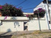 EXCELENTE Y ESPACIOSA CASA EN CALLE CERRADA EN COYOACAN