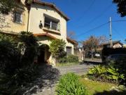 Excelente y Sólida casa en el mejor sector de ACASSUSO...