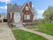 Excellent house for rent on 5935 Buckingham Ave,...