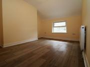 Excellent top floor one double bedroom flat near...
