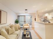 Excellent Tri Level Apartment with a Rooftop...