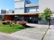 EXCENTE CASA A ESTRENAR CON SALIDA A LA LAGUNA EN EL...